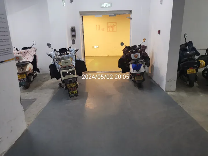 话题图片，点击查看大图